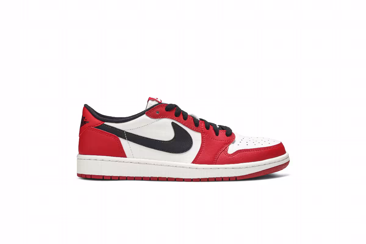 Air Jordan 1 Low OG Chicago 2016, view 2