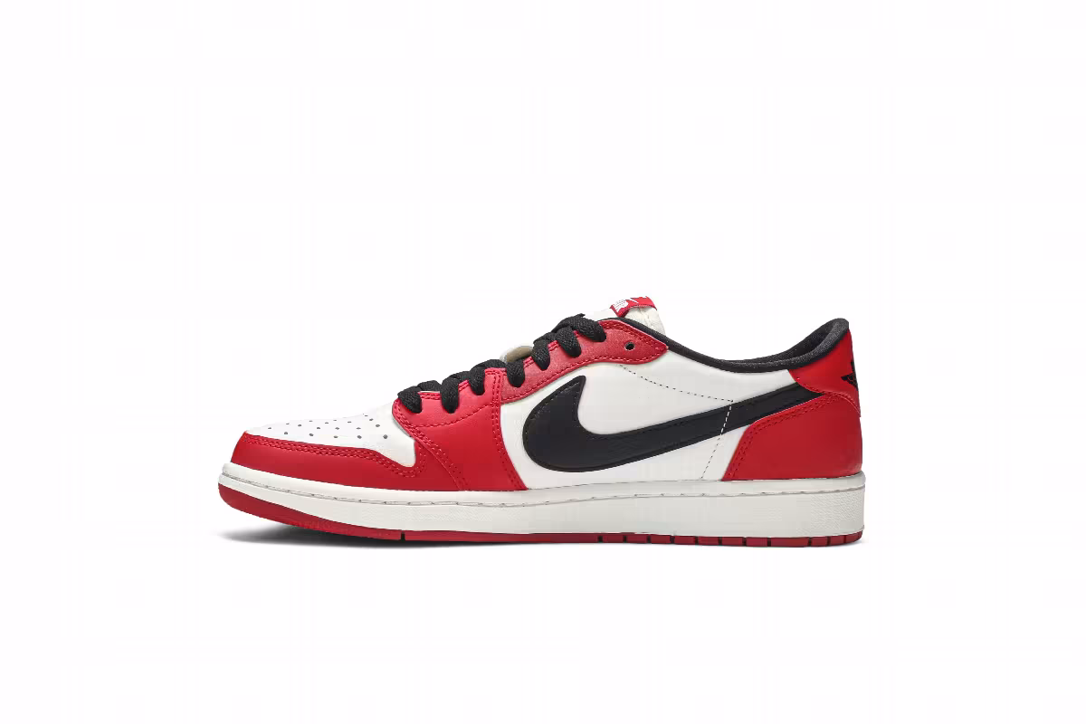 Air Jordan 1 Low OG Chicago 2016, view 4