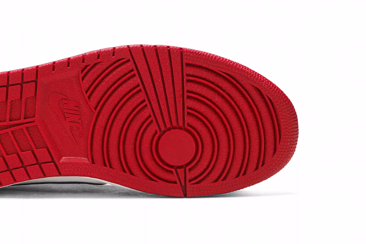 Air Jordan 1 Low OG Chicago 2016, view 6