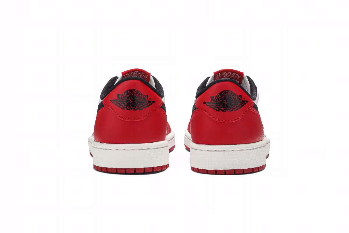 Air Jordan 1 Low OG Chicago 2016, view 7