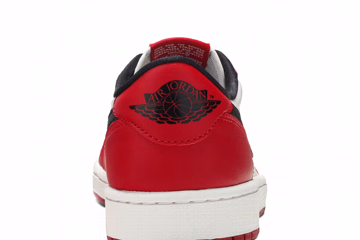 Air Jordan 1 Low OG Chicago 2016, view 8