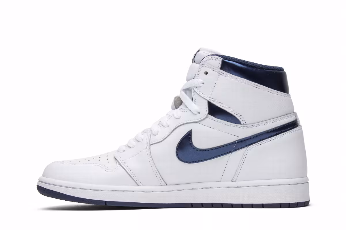 Air Jordan 1 High OG Metallic Navy, view 4