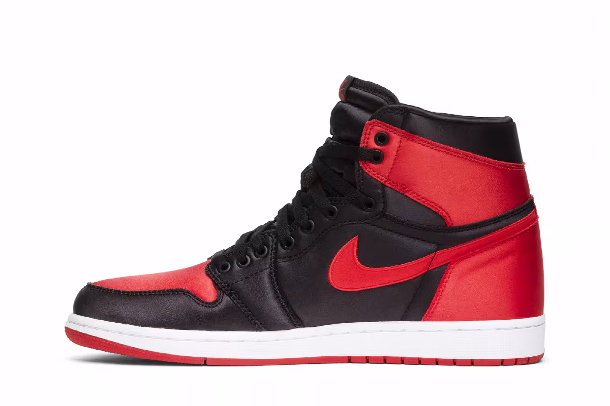 Air Jordan 1 High OG SE Satin Banned 2016, view 4