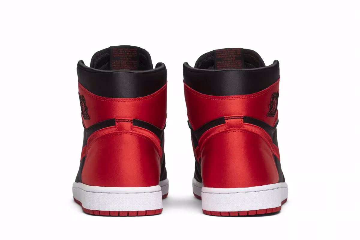 Air Jordan 1 High OG SE Satin Banned 2016, view 7