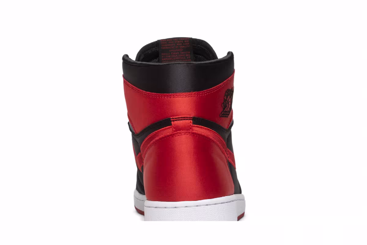 Air Jordan 1 High OG SE Satin Banned 2016, view 8