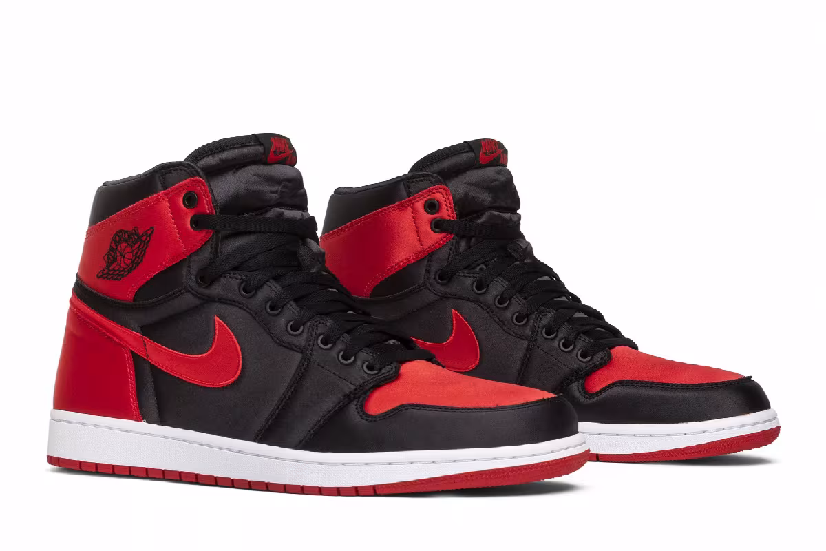 Air Jordan 1 High OG SE Satin Banned 2016, view 9