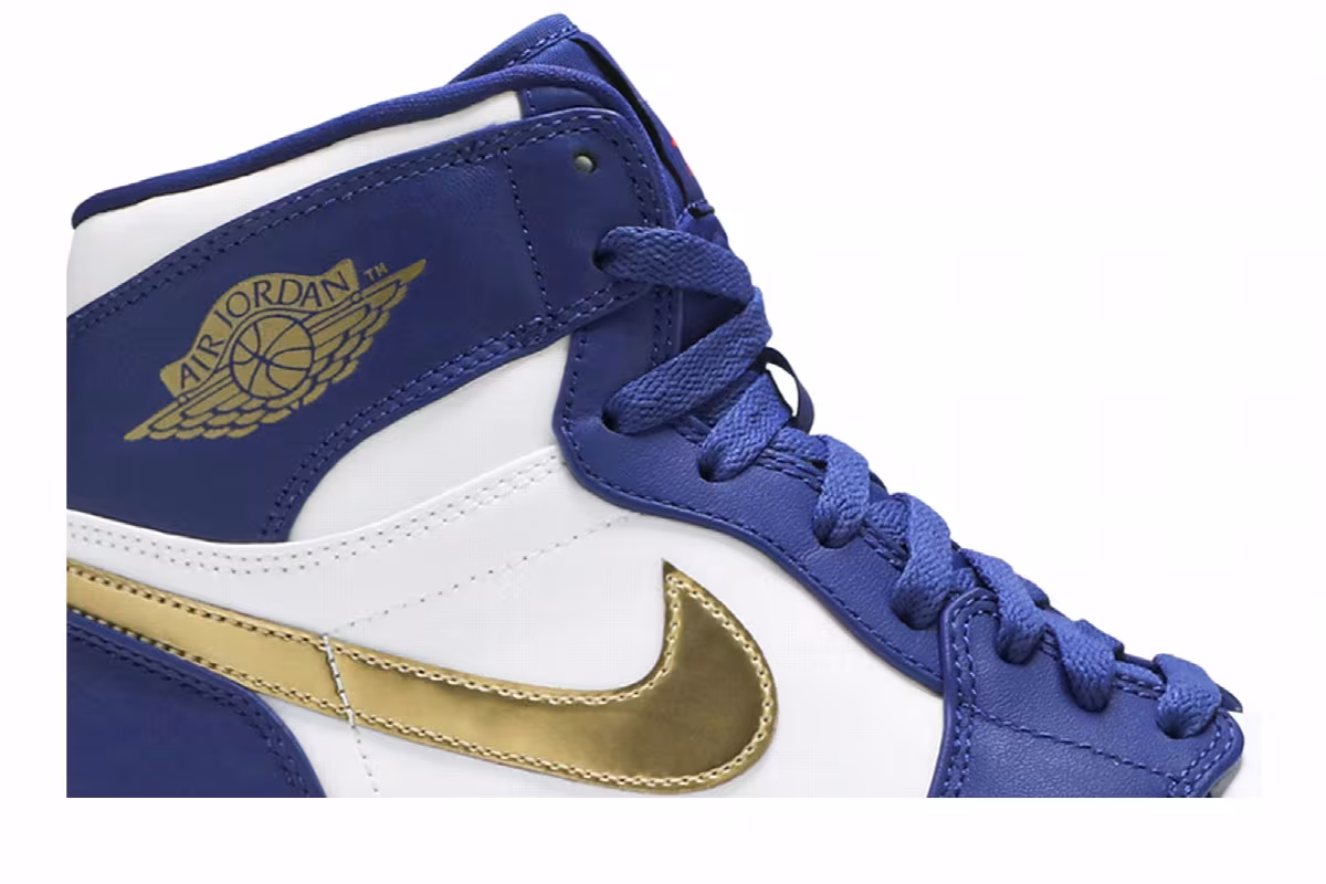 Air Jordan 1 High Gold Medal, view 3