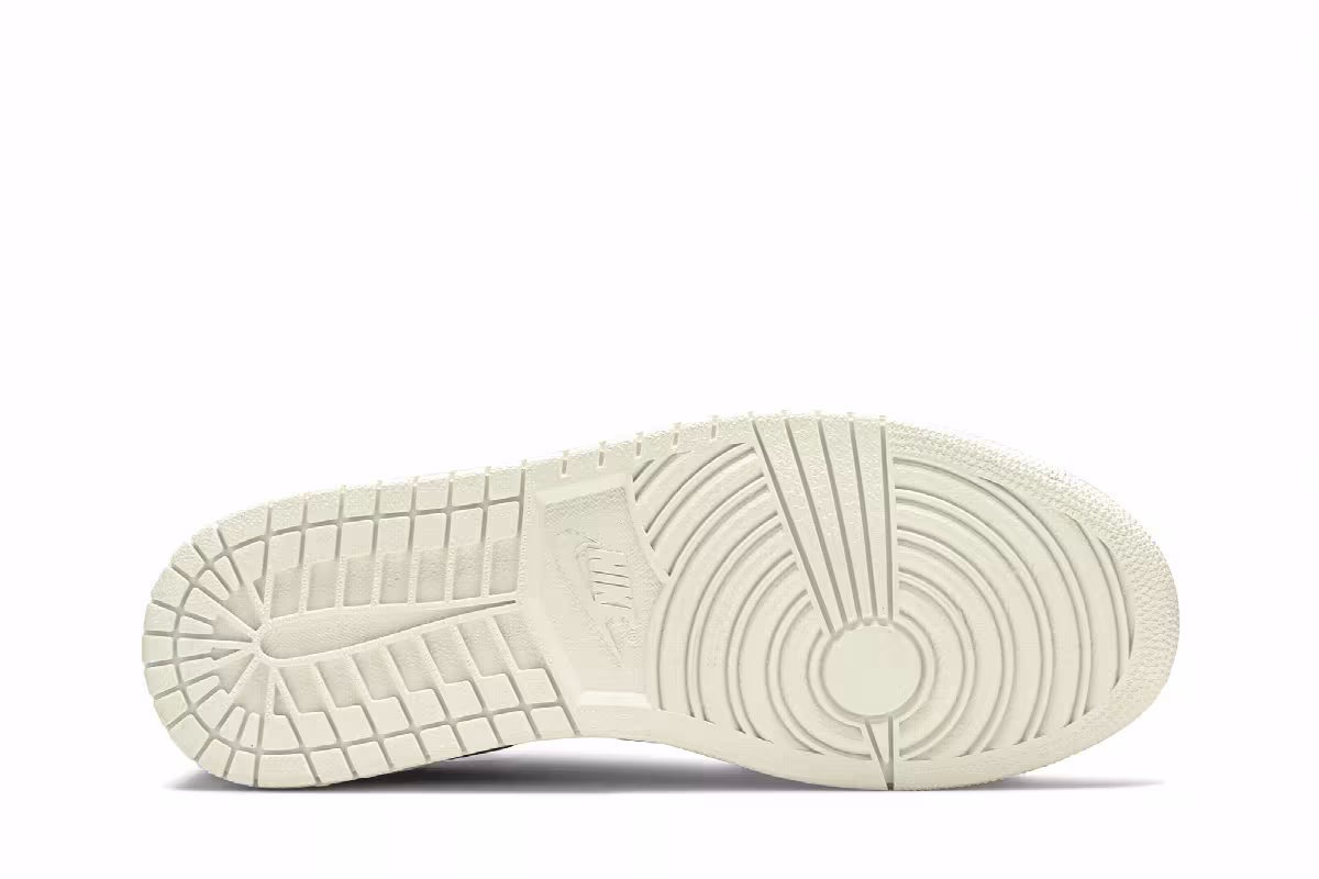 Air Jordan 1 Low Swooshless Trooper, view 5