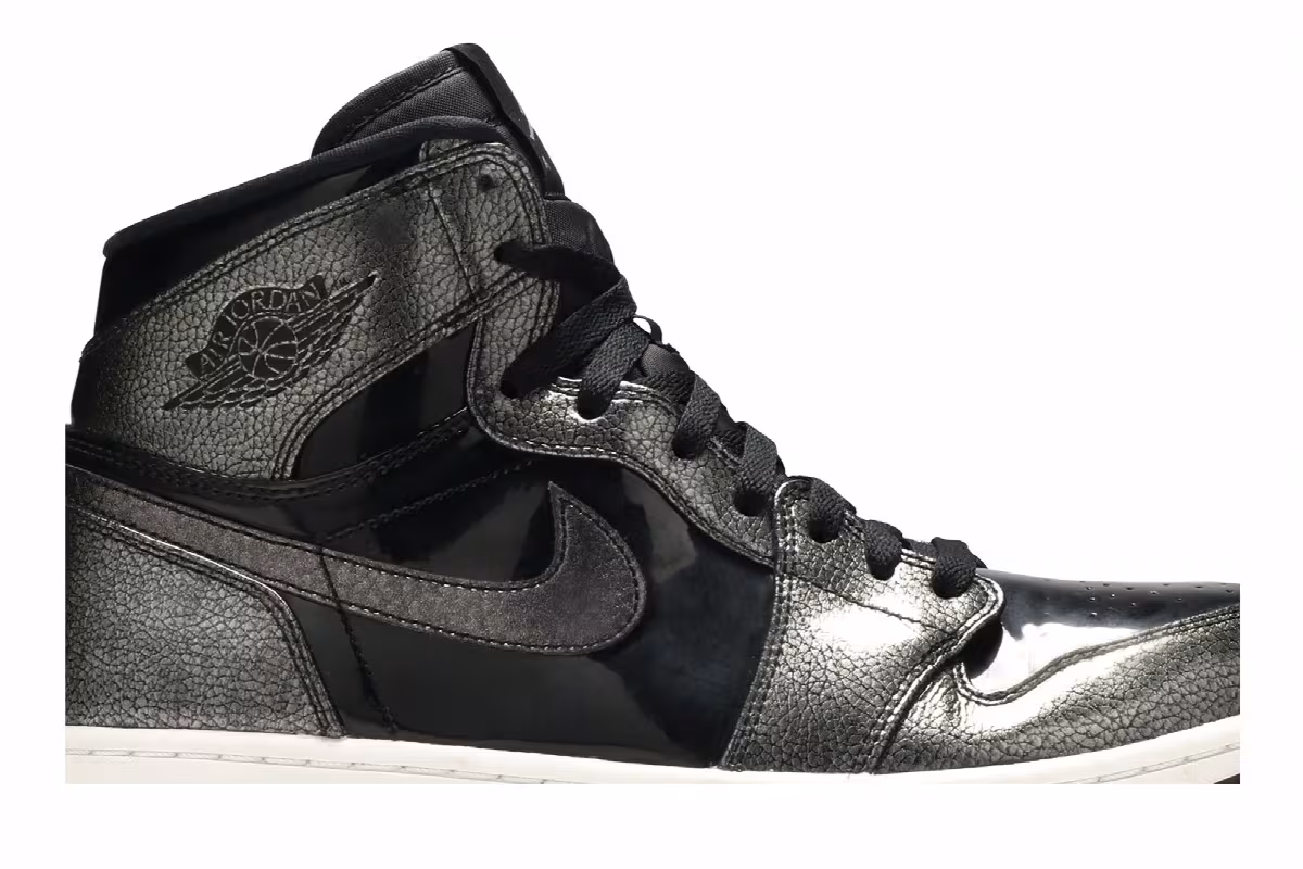Air Jordan 1 High Black Patent, view 3