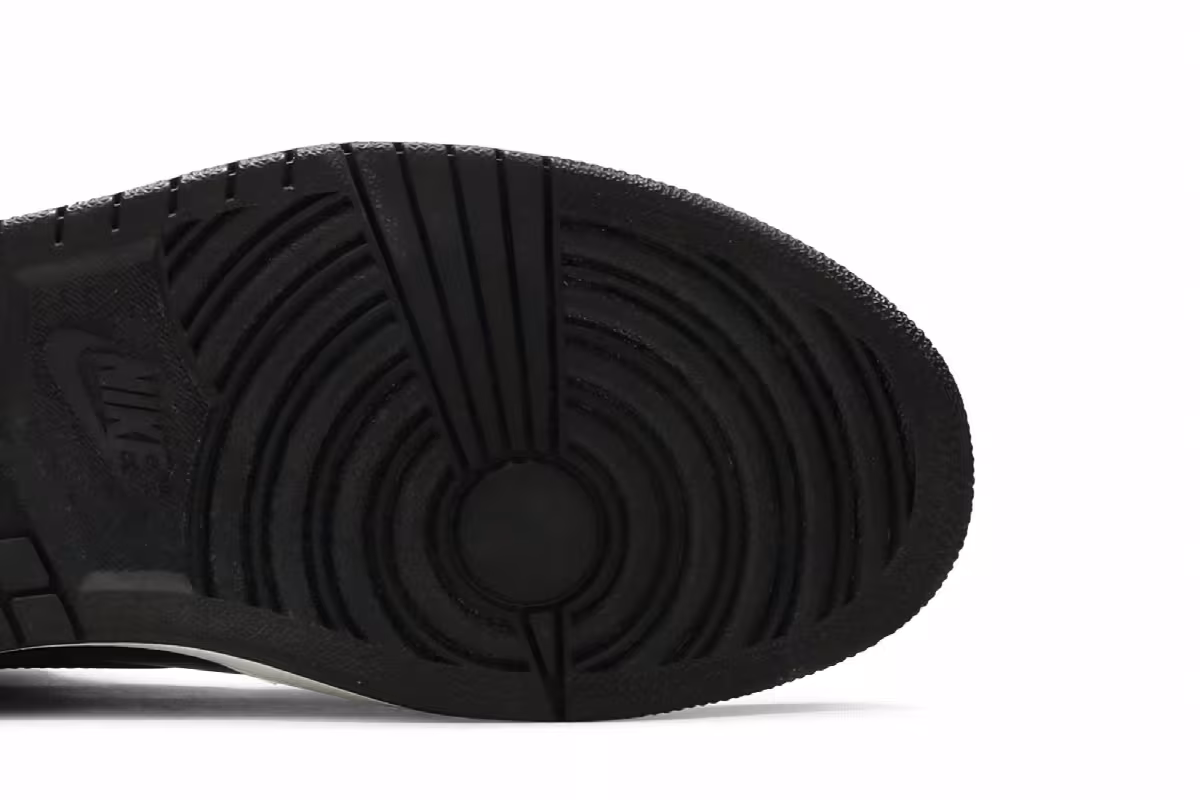 Air Jordan 1 High Black Patent, view 6
