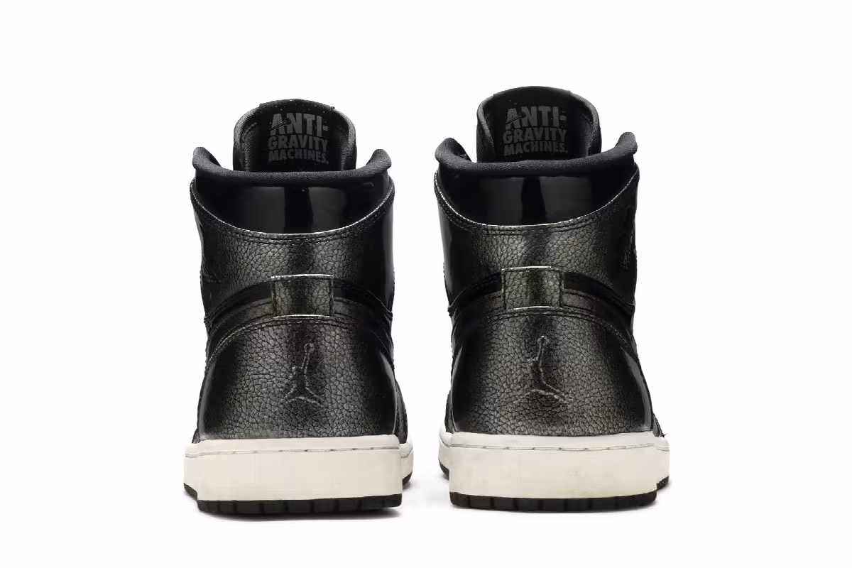 Air Jordan 1 High Black Patent, view 7