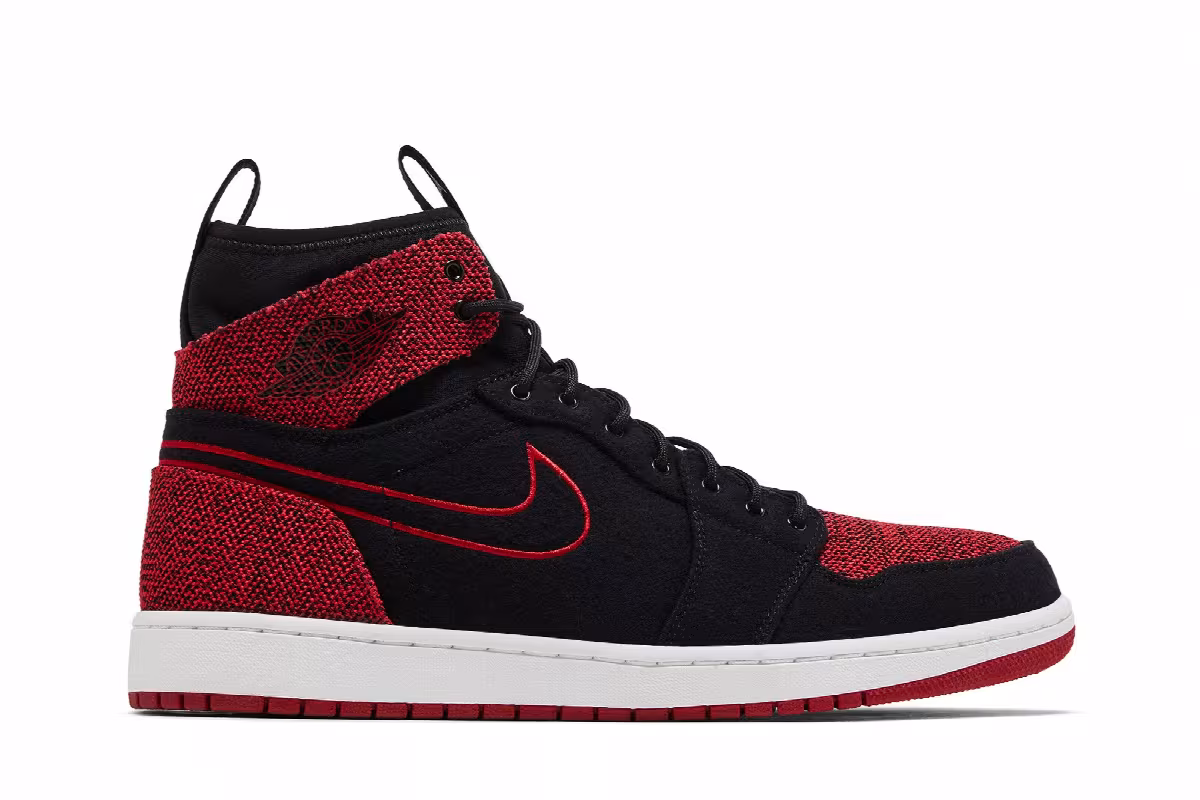 Air Jordan 1 Ultra High Banned, view 2