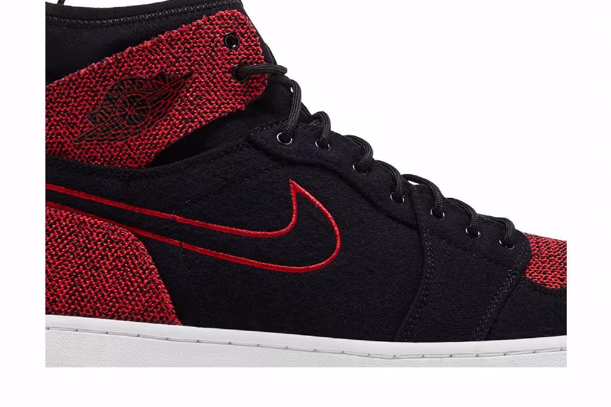 Air Jordan 1 Ultra High Banned, view 3