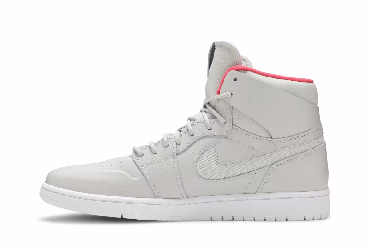 Air Jordan 1 High Nouveau Medium Beige, view 4