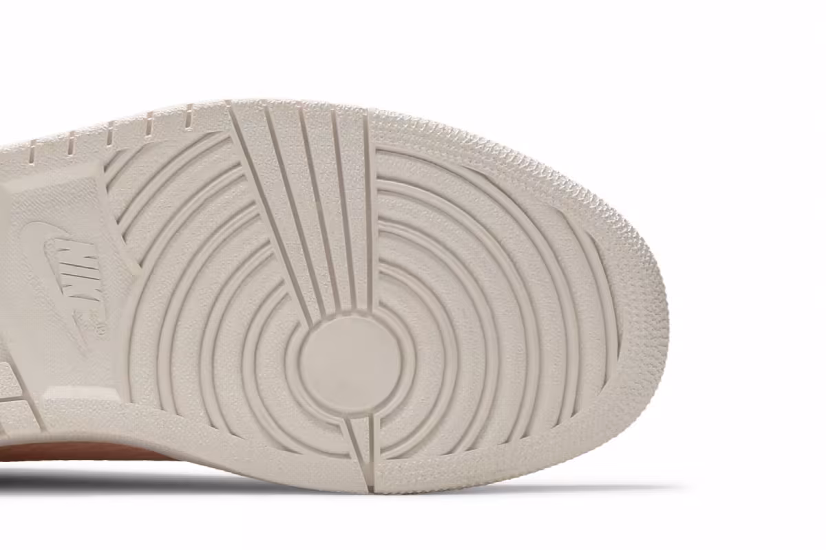 Air Jordan 1 Low Swooshless Arctic Orange, view 6