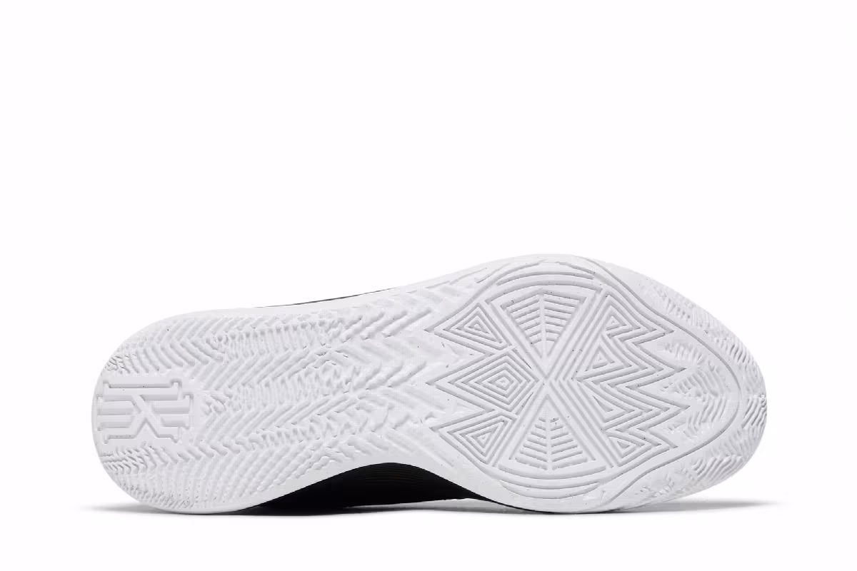 Nike Kyrie Flytrap 6 Black White, view 5