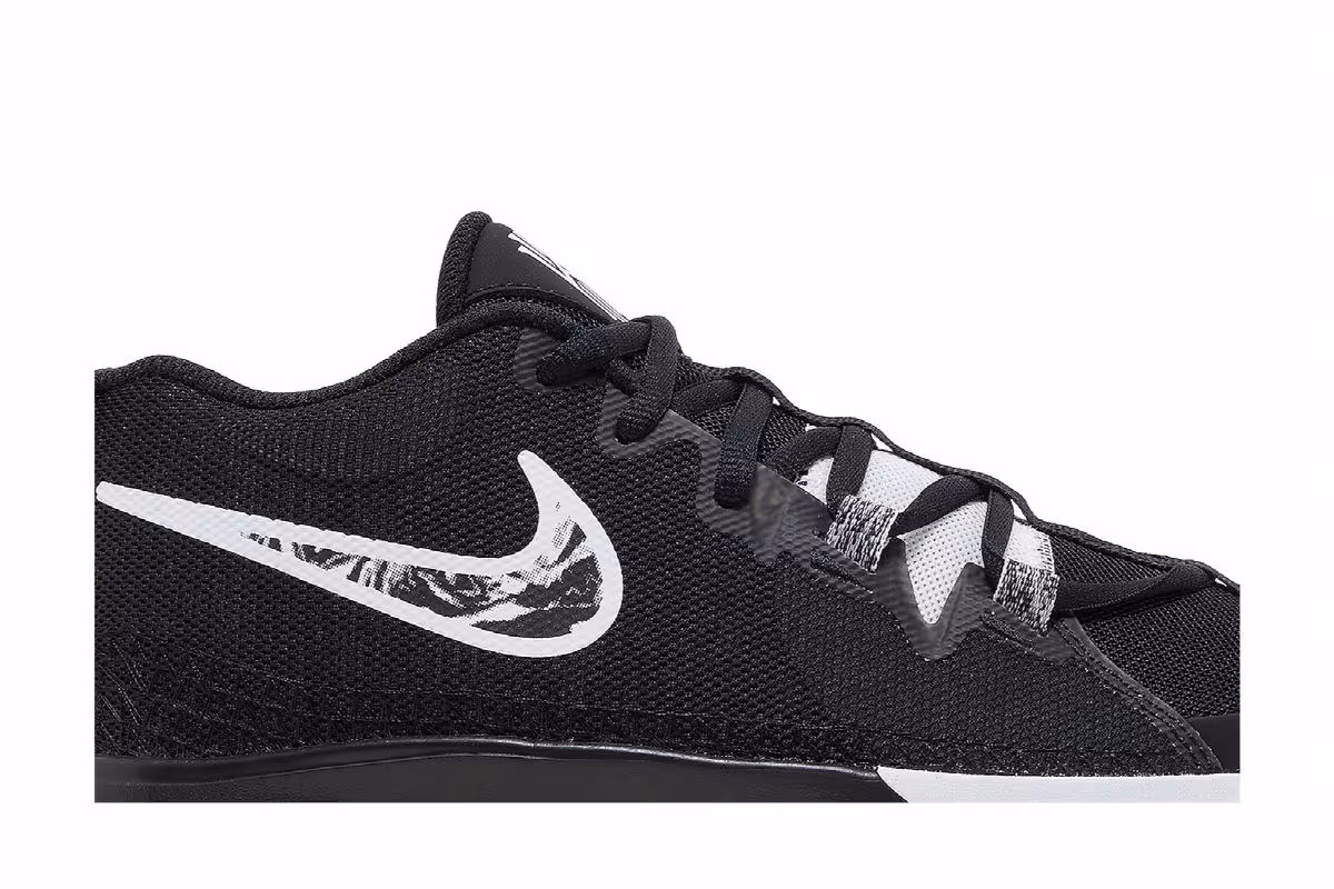 Nike Kyrie Flytrap 6 GS Black White, view 3