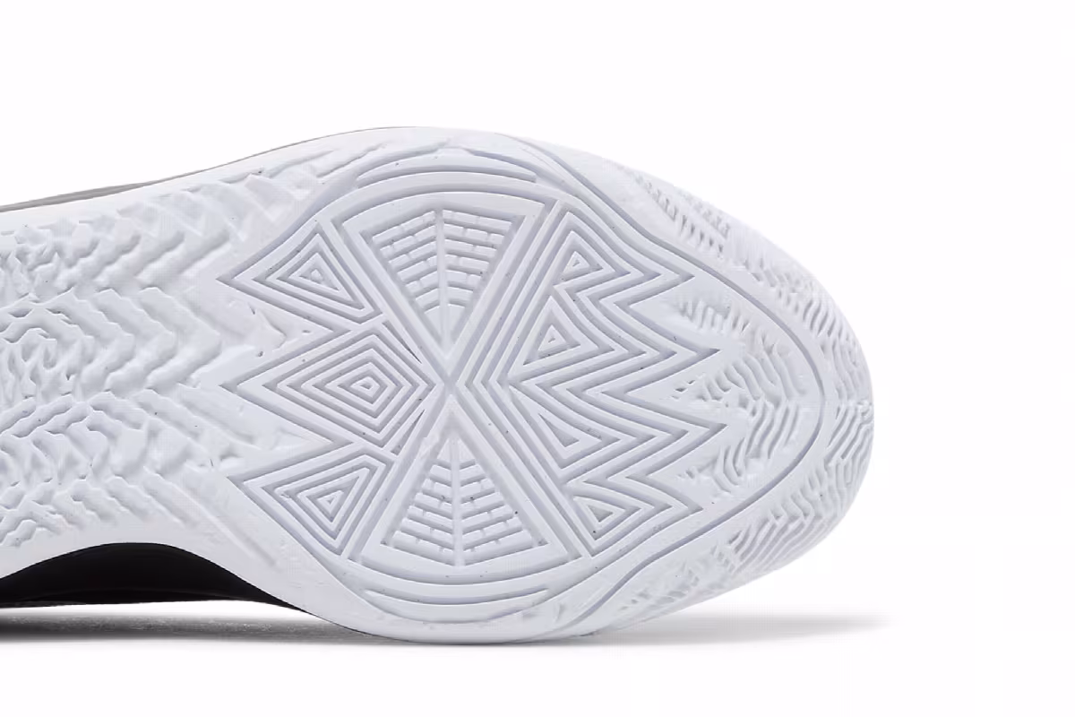Nike Kyrie Flytrap 6 GS Black White, view 6