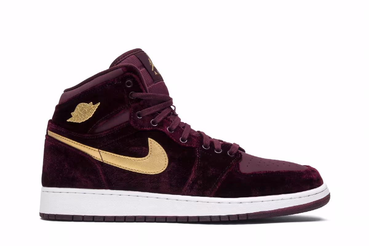 Air Jordan 1 Heiress GG Velvet, view 2