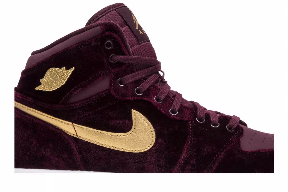 Air Jordan 1 Heiress GG Velvet, view 3