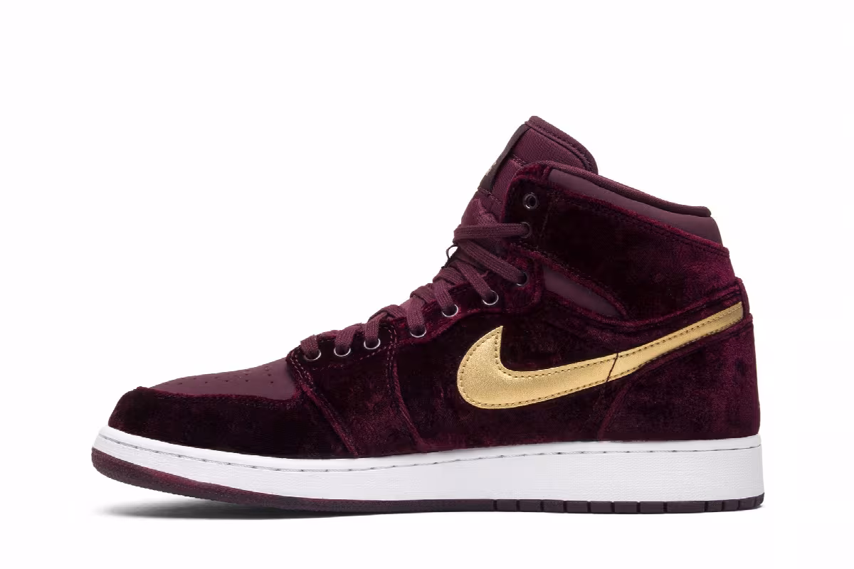 Air Jordan 1 Heiress GG Velvet, view 4