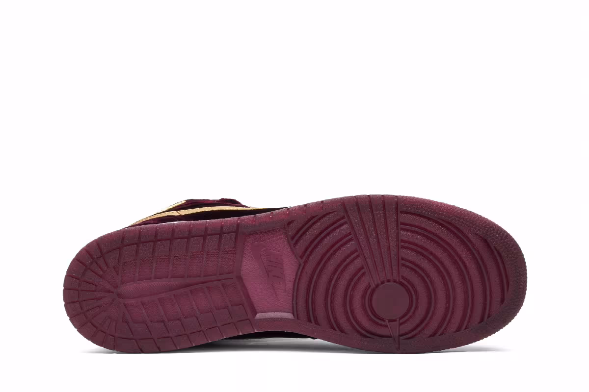 Air Jordan 1 Heiress GG Velvet, view 5