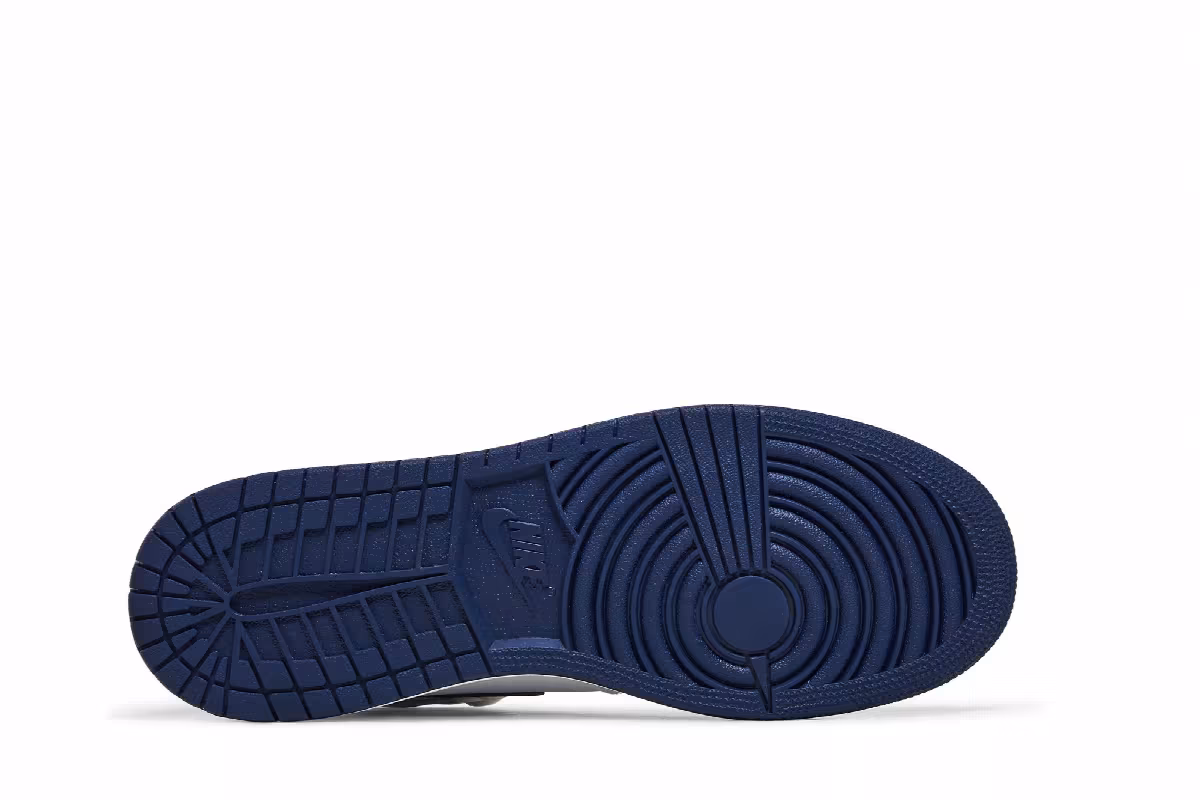 Air Jordan 1 High OG BG Metallic Navy, view 5
