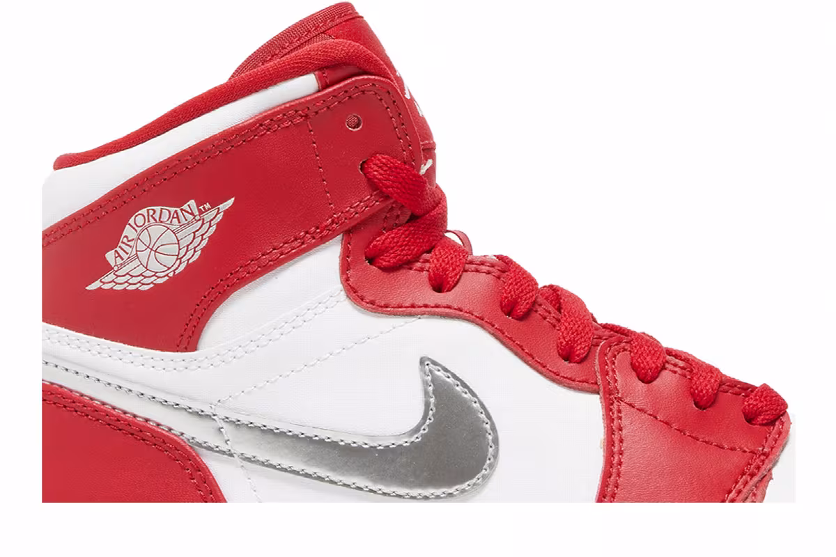 Air Jordan 1 High GS Silver Medal, view 3