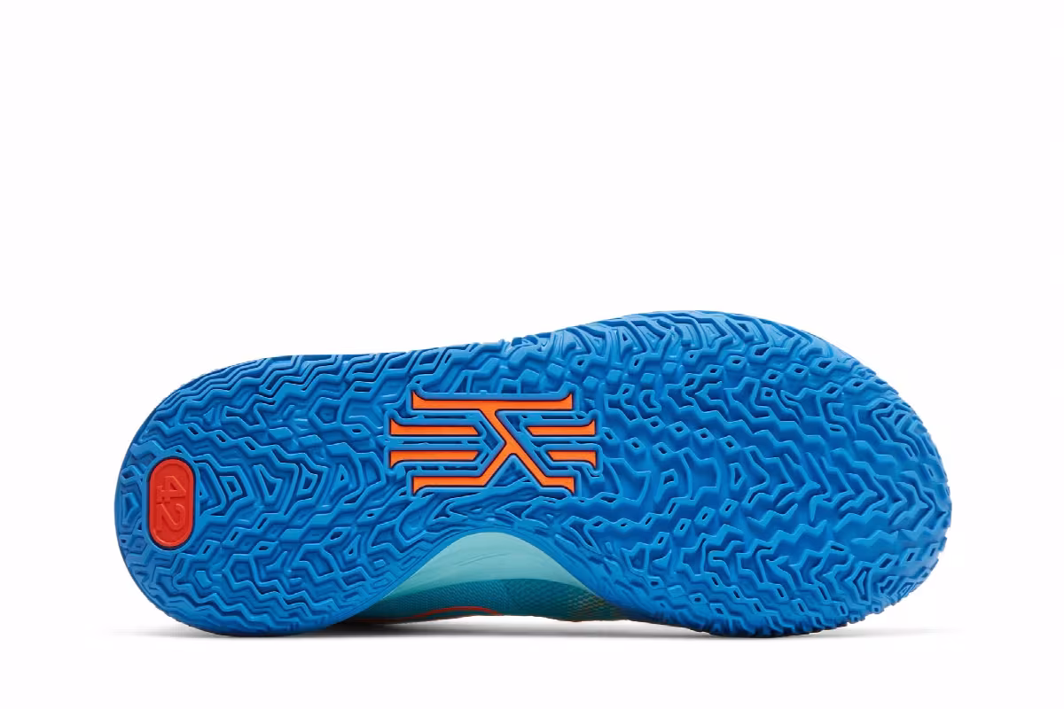 Sneaker Room x Nike Kyrie 7 Fire & Water, view 5