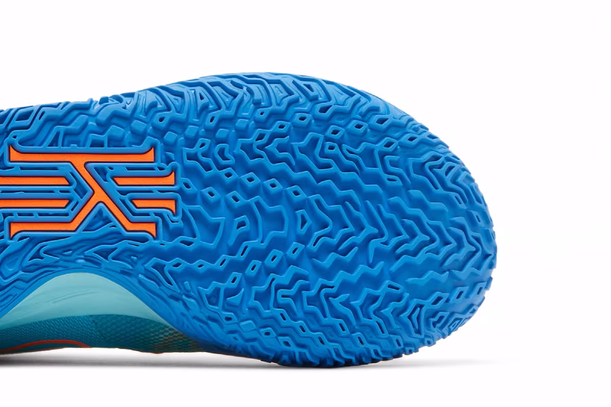 Sneaker Room x Nike Kyrie 7 Fire & Water, view 6