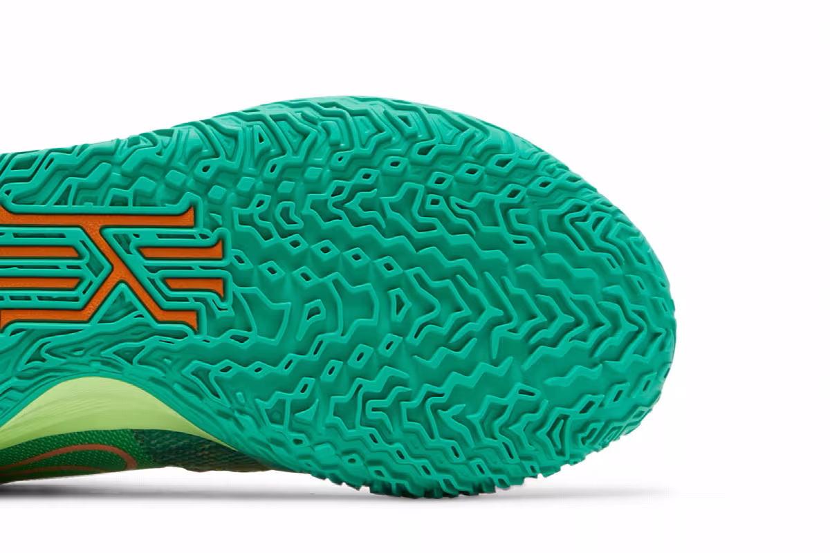 Sneaker Room x Nike Kyrie 7 Air & Earth, view 6