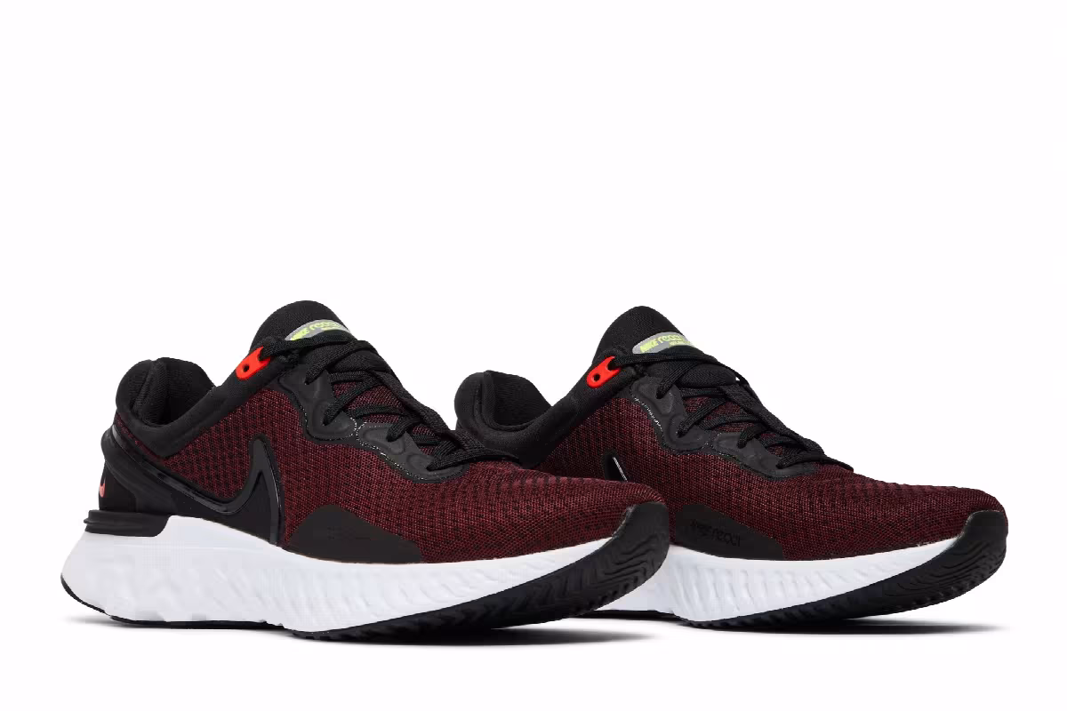 Nike React Miler 3 Black Siren Red, view 9