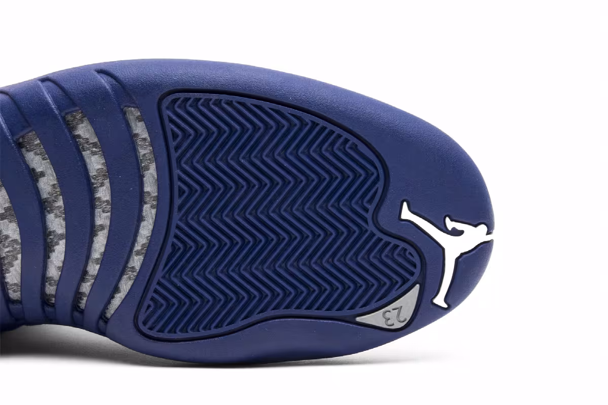 Air Jordan 12 Deep Royal, view 6