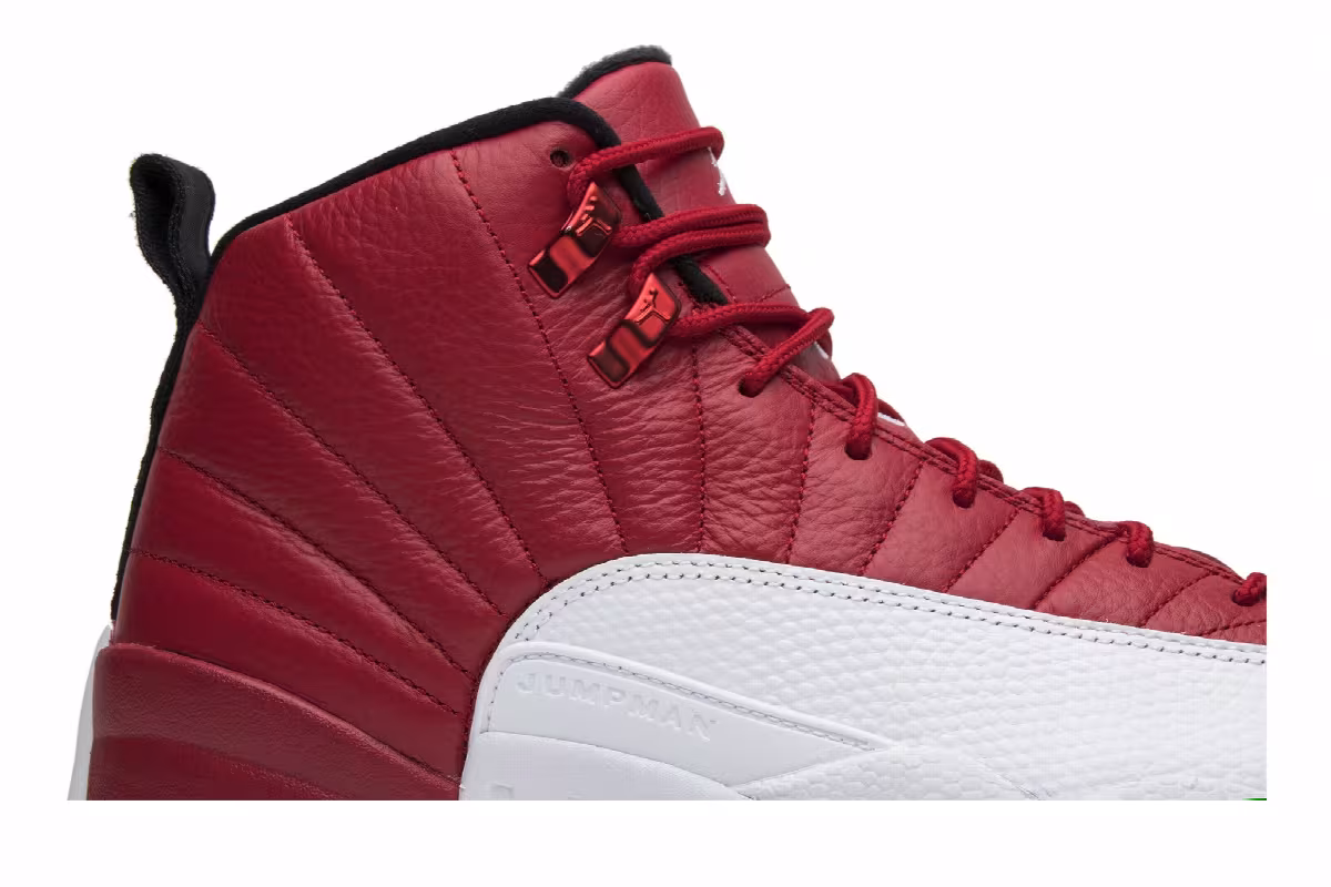 Air Jordan 12 Gym Red, view 3