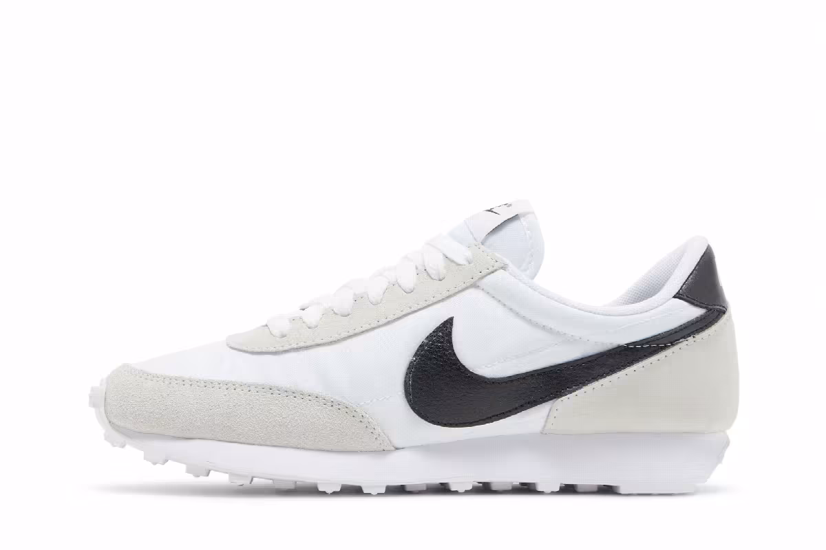 Nike Women's Daybreak White Black, view 4