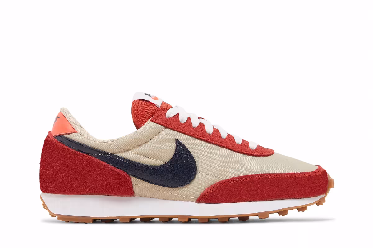 Nike Women's Daybreak Cinnabar Sanddrift Gum, view 2