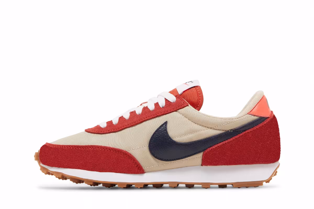 Nike Women's Daybreak Cinnabar Sanddrift Gum, view 4