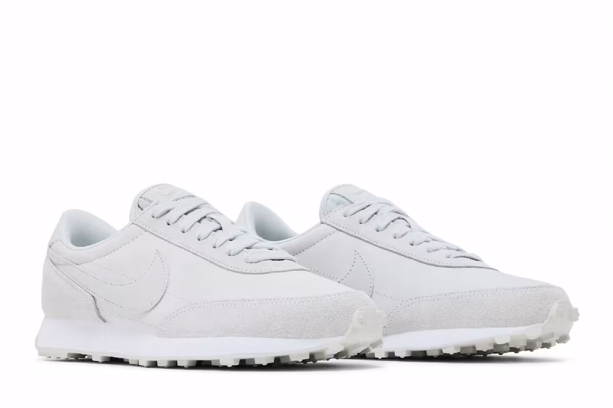 Nike Women's Daybreak Premium Photon Dust, view 9