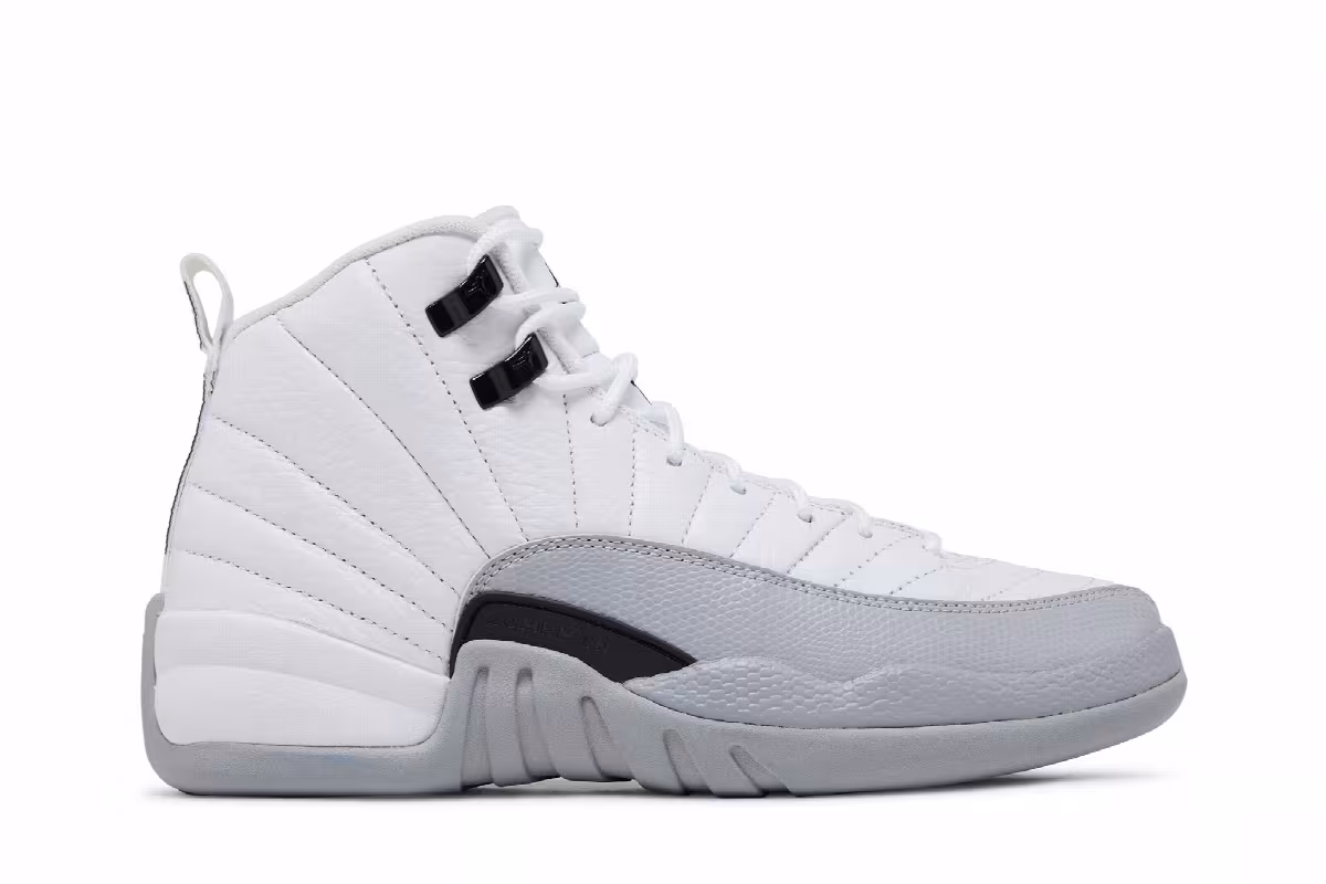 Air Jordan 12 GS Wolf Grey, view 2