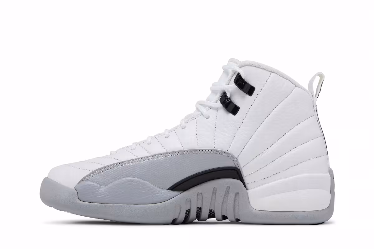 Air Jordan 12 GS Wolf Grey, view 4