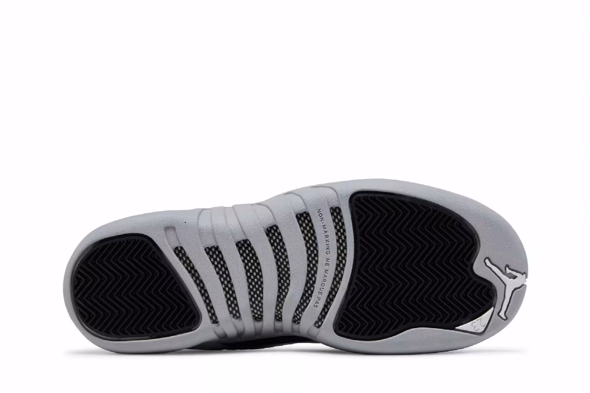 Air Jordan 12 GS Wolf Grey, view 5