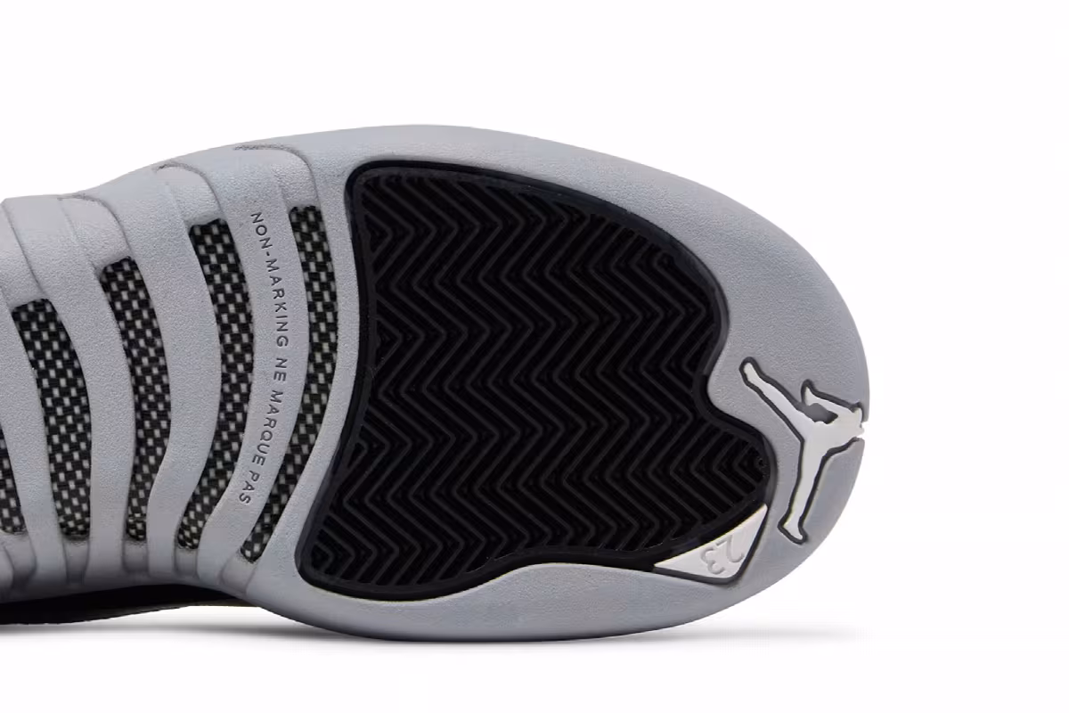 Air Jordan 12 GS Wolf Grey, view 6