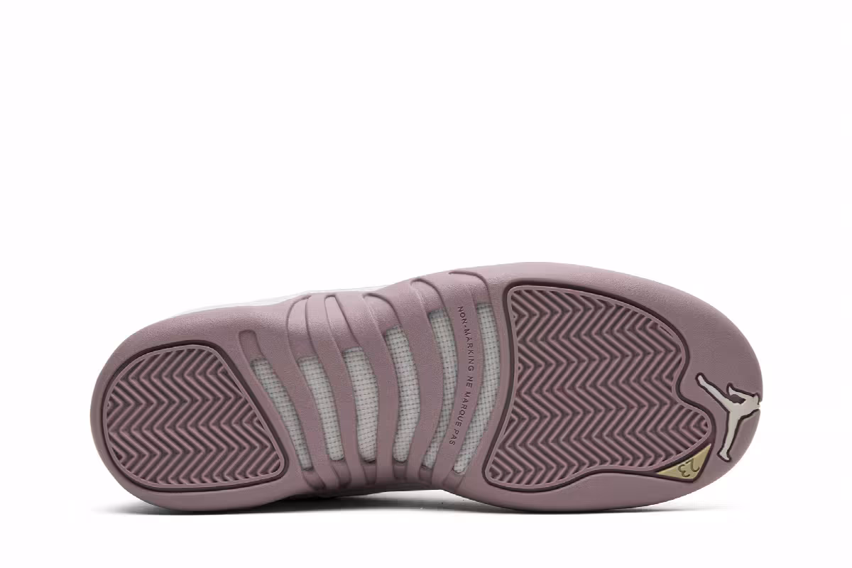 Air Jordan 12 GG Plum Fog, view 5