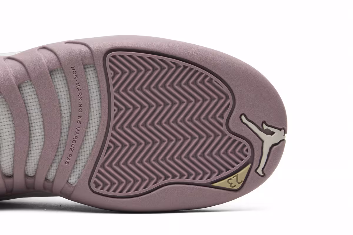 Air Jordan 12 GG Plum Fog, view 6