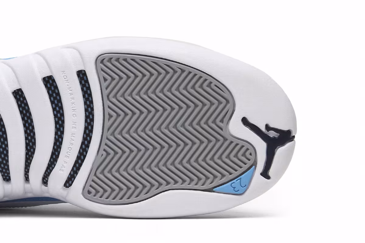 Air Jordan 12 BG unc, view 6