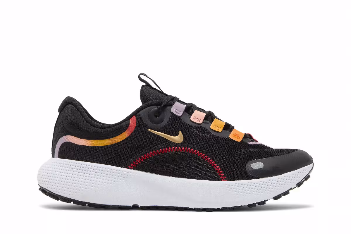 Nike Women's React Escape Run Black Magma Orange, view 2