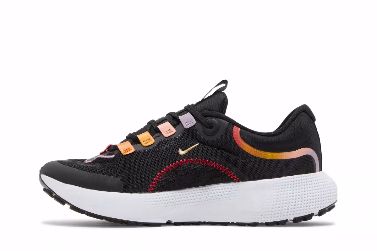 Nike Women's React Escape Run Black Magma Orange, view 4