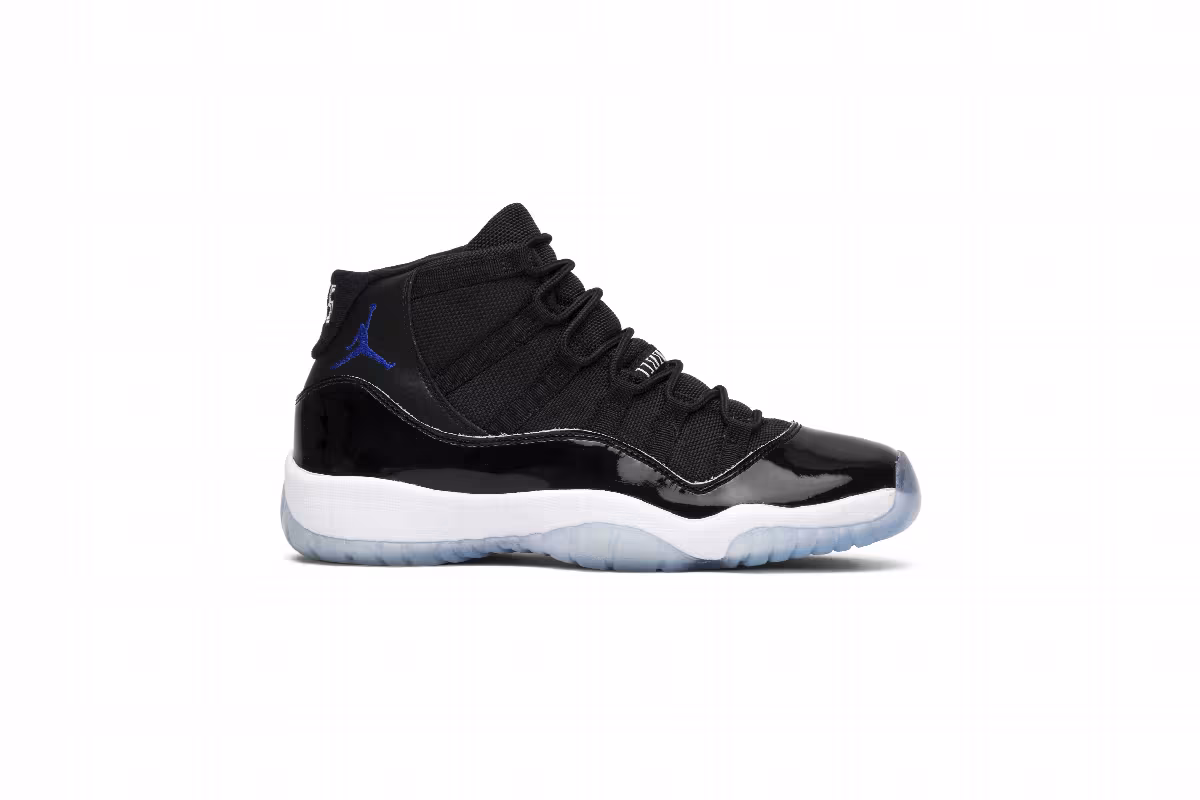 Air Jordan 11 BG Space Jam 2016, view 2