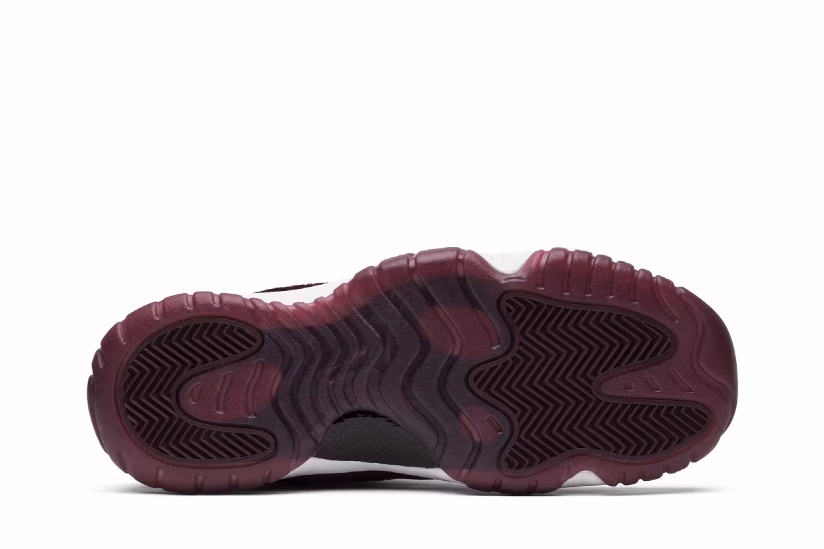 Air Jordan 11 GG Heiress Velvet, view 5