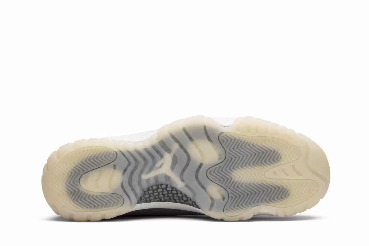 Air Jordan 11 Premium Grey Suede, view 5
